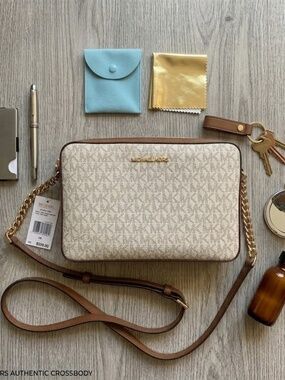 Michael Kors Jet Set Crossbody